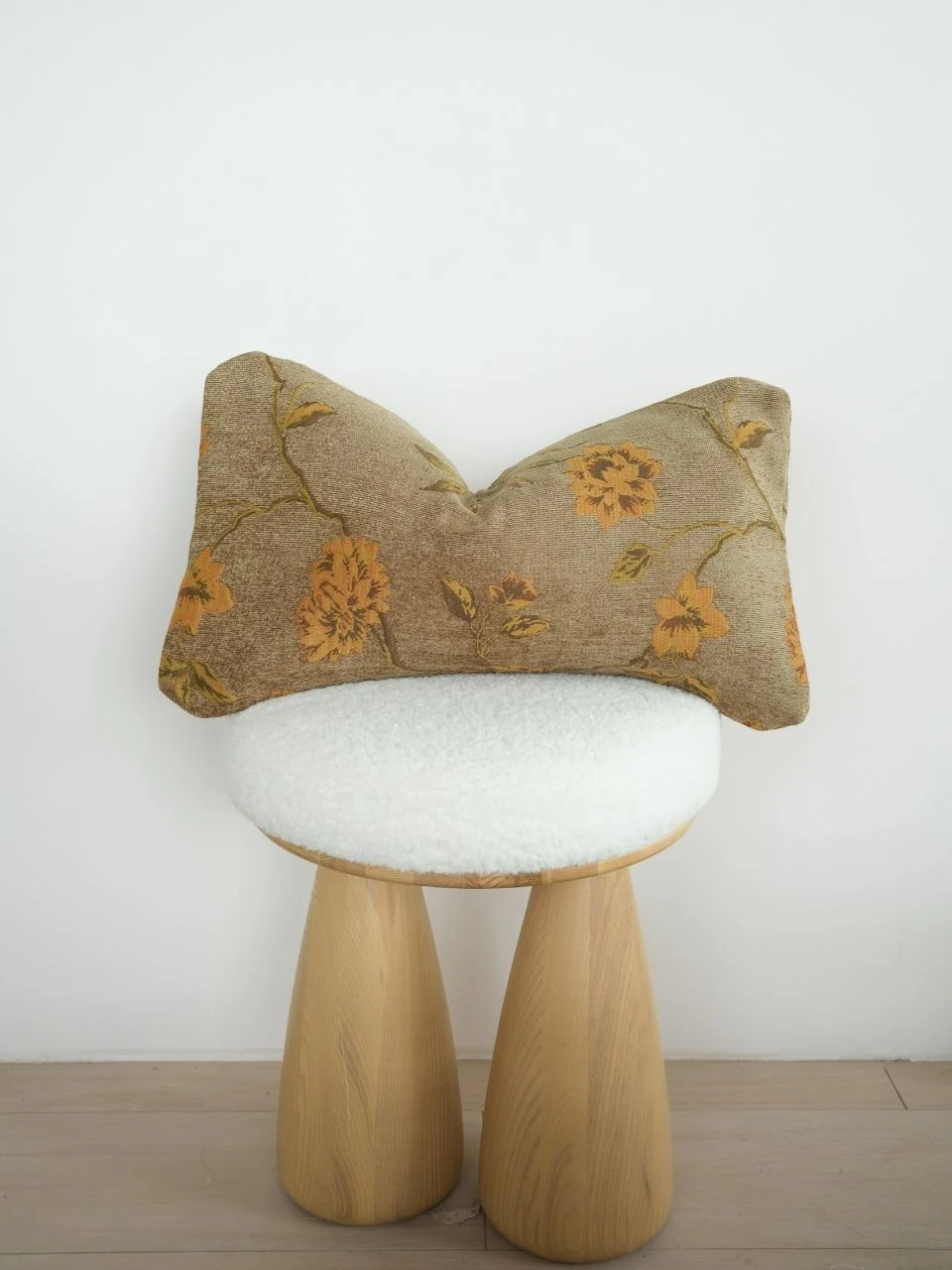 Charlotte Reversible Tapestry Lumbar - Image 13