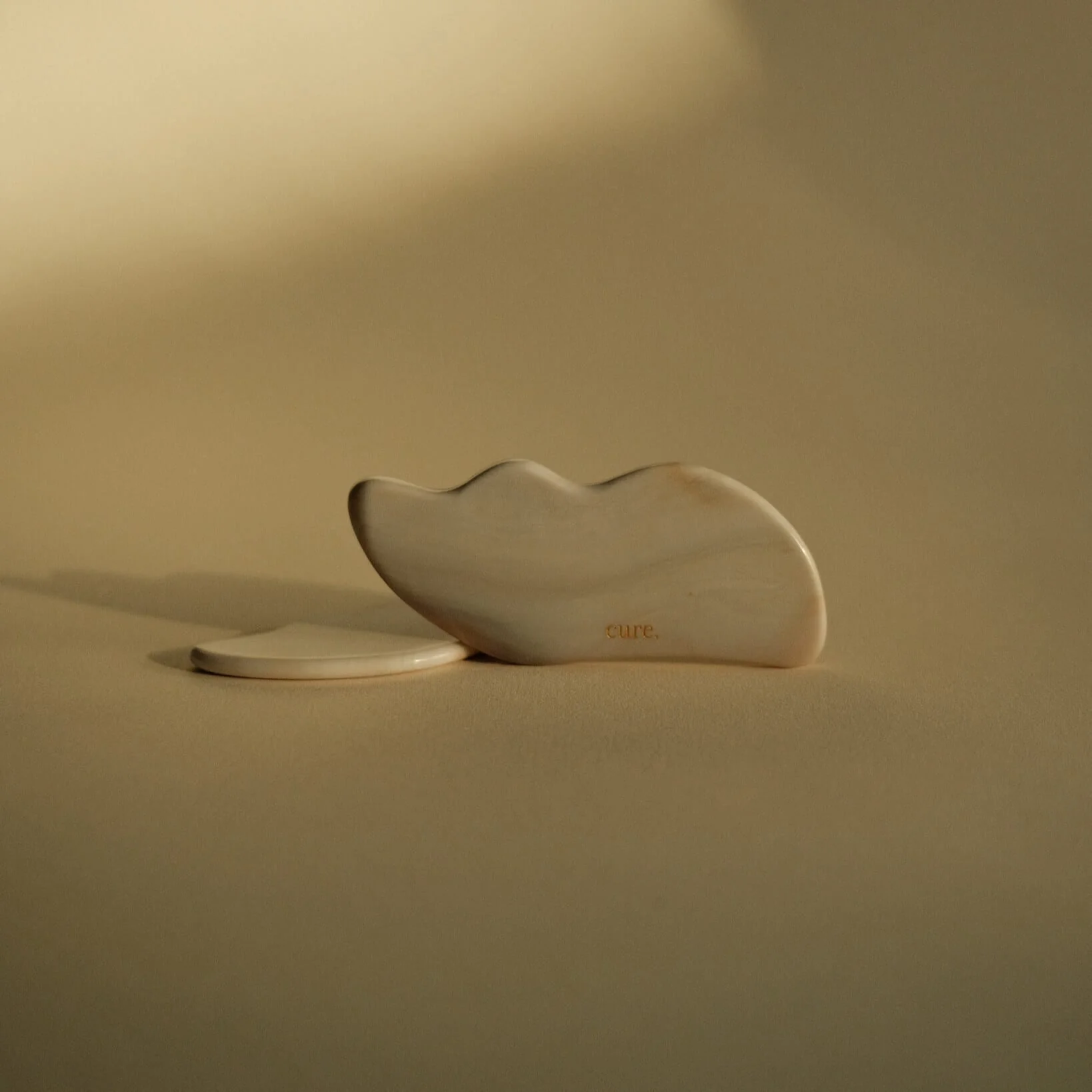 Natural Agate Cloud Gua Sha for Face and Body Massage - Image 15