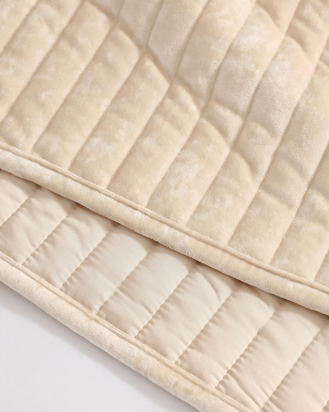 Velvet Quilt - Image 10